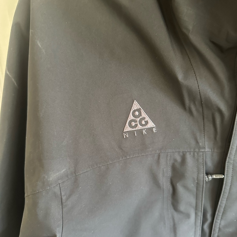 Nike ACG Gore-Tex Hooded Jacket - Picture 3 of 9